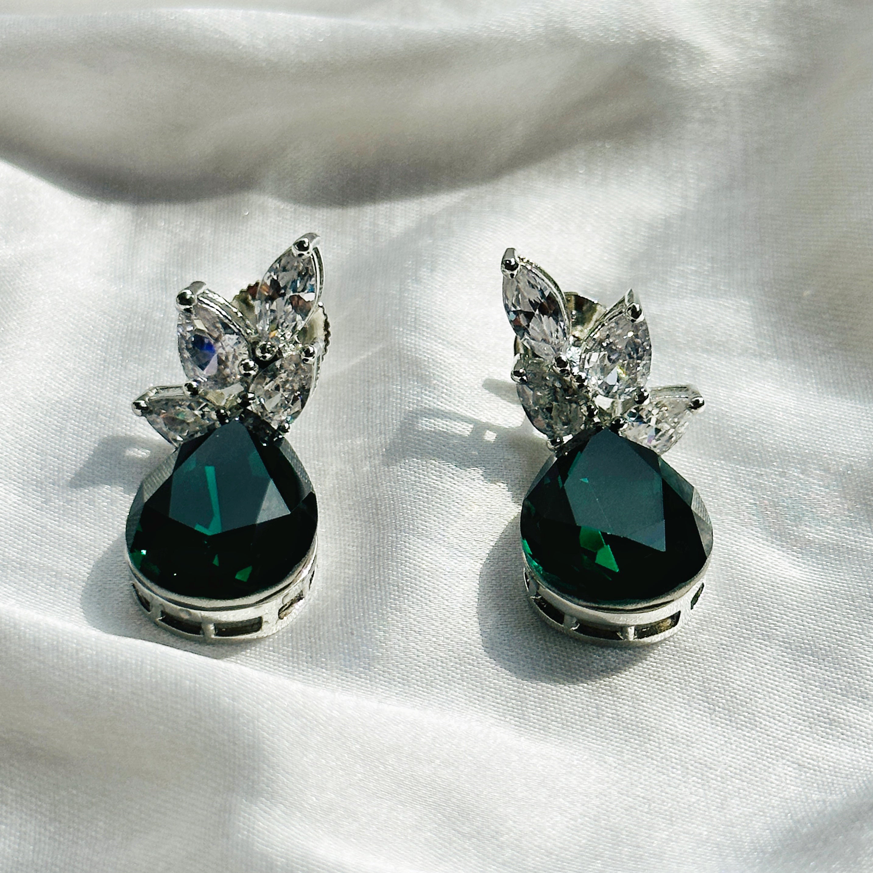 Ariva Collection Green Emerald Swarovski Crystal Silver Plated Earrings