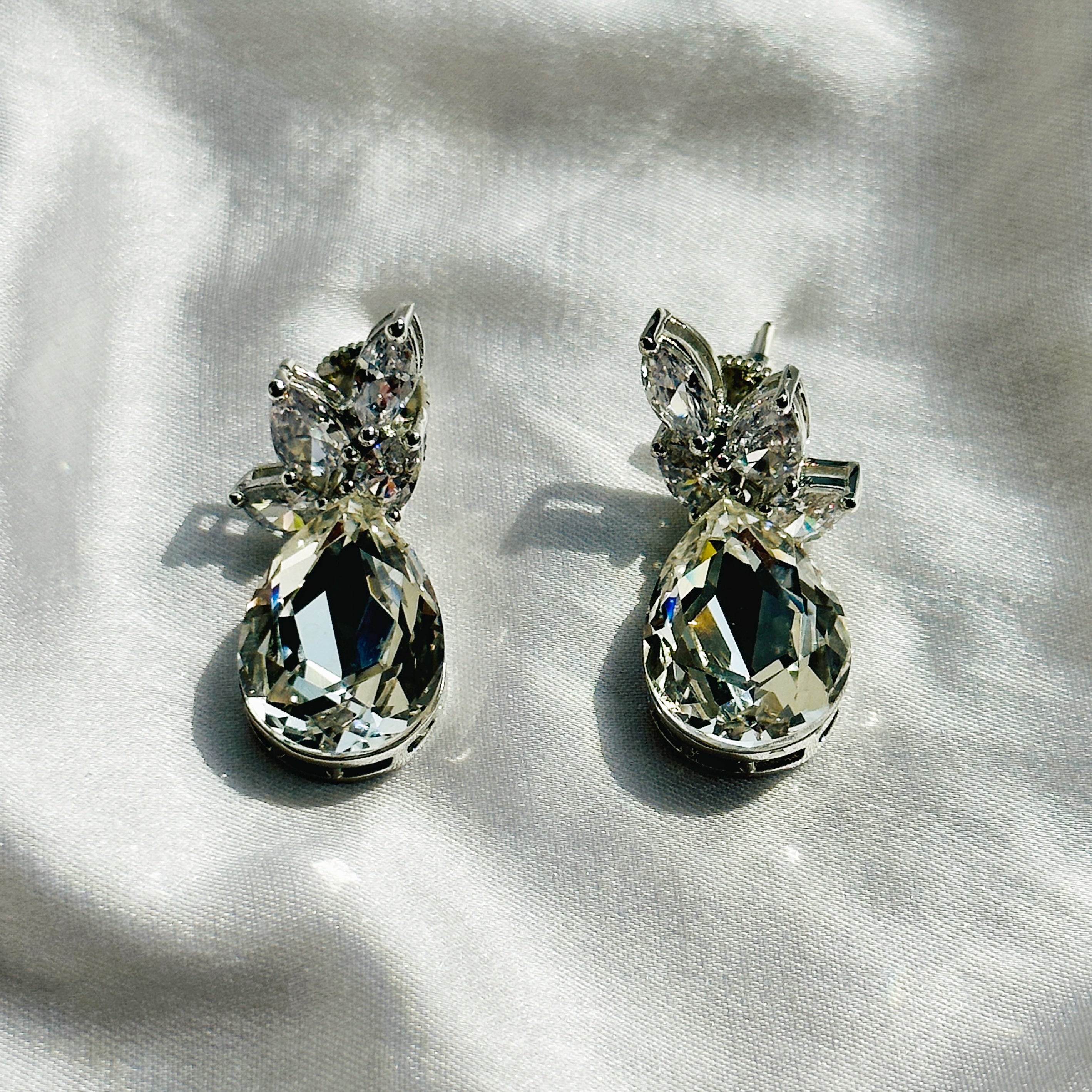 Ariva Collection White Crystal Swarovski Crystal Silver Plated Earrings