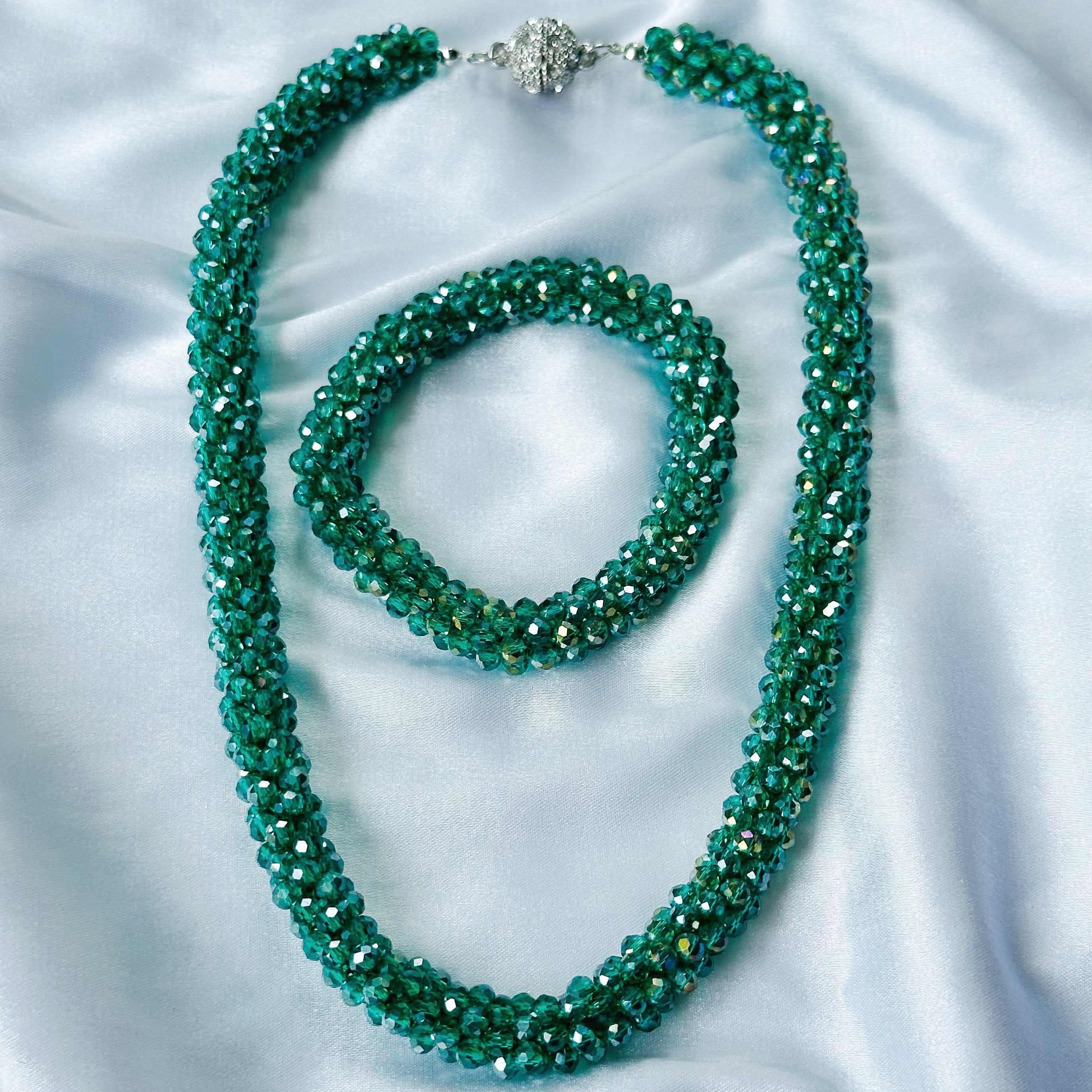 Ariva Collection Green Emerald Beads With Magnetic Lock American Diamond Western Bracelet & Necklace Combo