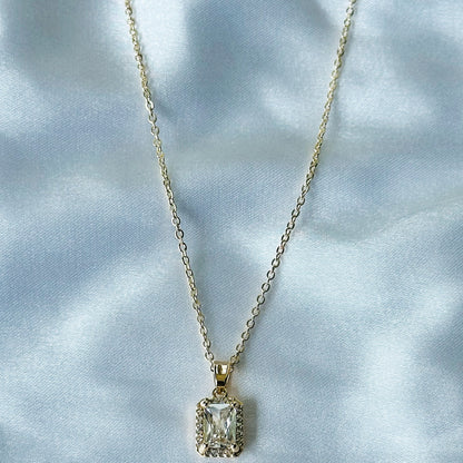 Ariva Collection Solitaire Cubic Zircon American Diamond Gold Plated Stainless Steel Necklace